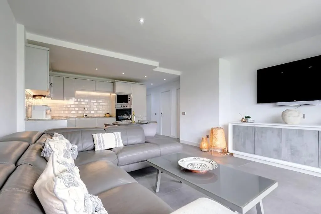 Beautiful 3 Bedroom Ground Floor - Nueva Andalucia 马尔韦利亚 公寓