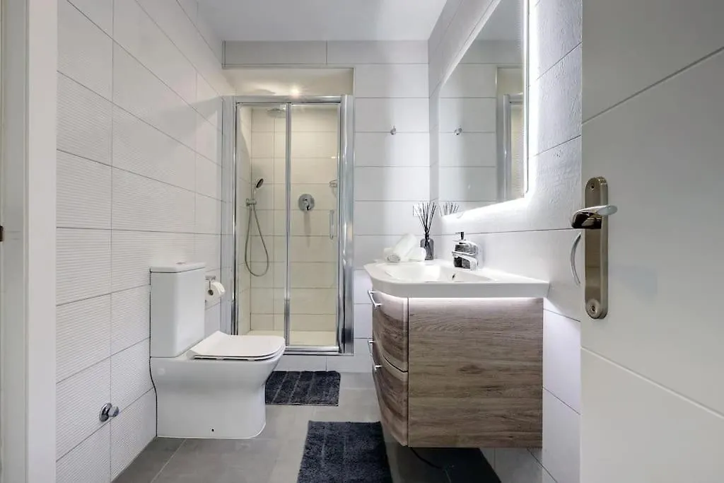 Beautiful 3 Bedroom Ground Floor - Nueva Andalucia 马尔韦利亚 公寓