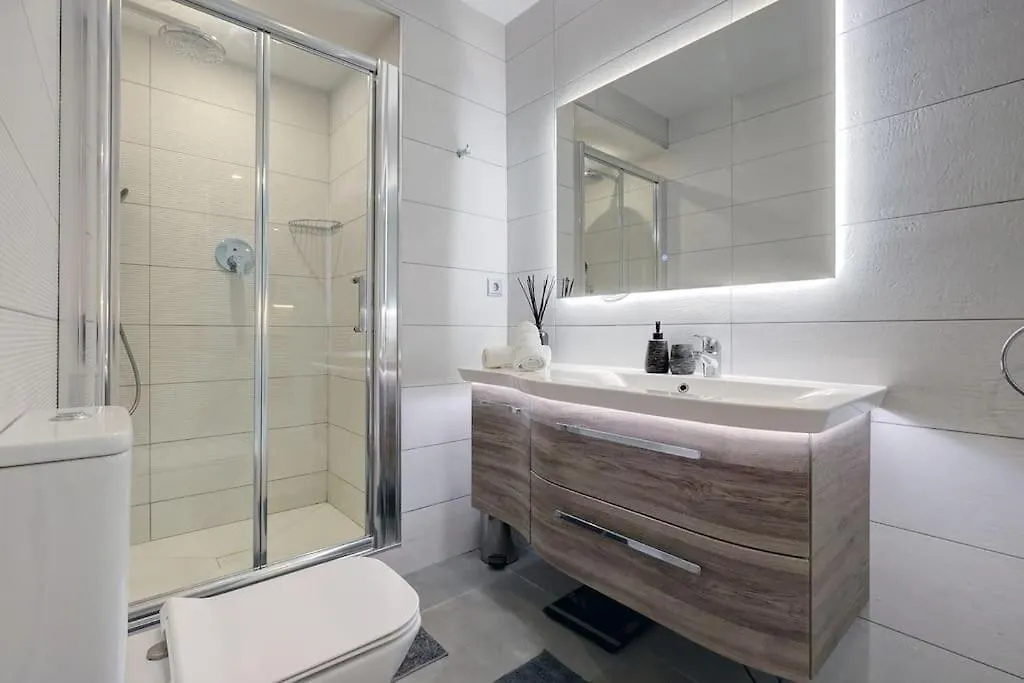 Apartment Beautiful 3 Bedroom Ground Floor - Nueva Andalucia Marbella