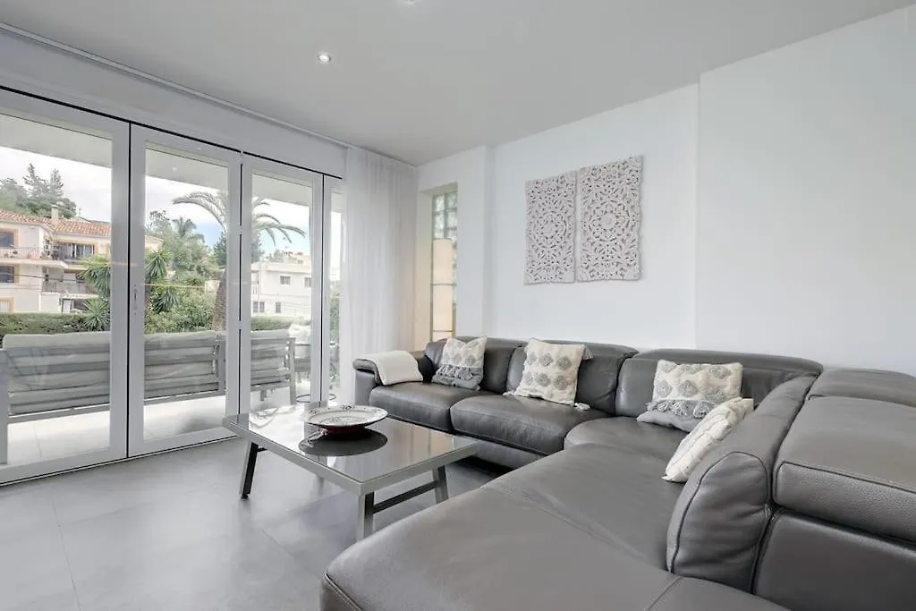 Beautiful 3 Bedroom Ground Floor - Nueva Andalucia Marbella Apartment