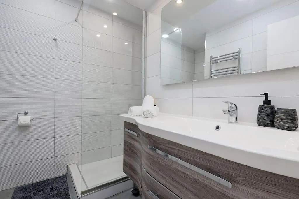 Beautiful 3 Bedroom Ground Floor - Nueva Andalucia Marbella 0*,  Spain